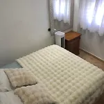 Privada En Piso Compartido - Nr 2 招待所 托雷维耶哈